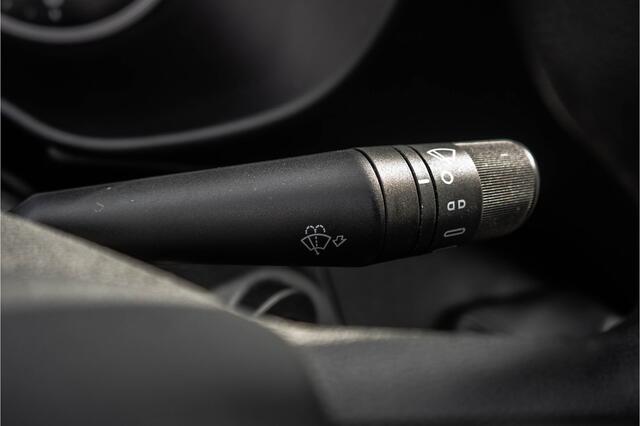 Iveco DAILY 35S14 L2H2 | 3-Zits | 136 PK | Climate | Airco