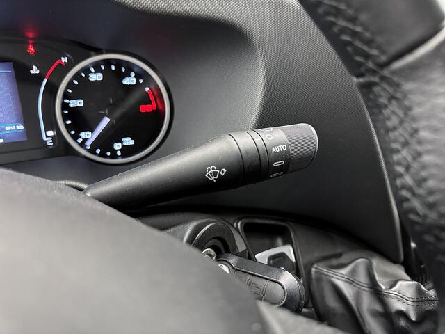 Iveco DAILY 35C18H 3.0 Open laadbak 179pk Automaat Dubbele cabine Trekhaak 7 zitplaatsen Cruise control