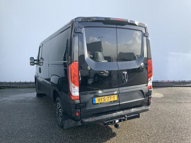 Iveco DAILY 35S16V 2.3 352 L2H1 Automaat Airco Cruise 3 Zits Alu Velg Trekhaak 3500 kg & Opstap Euro 6