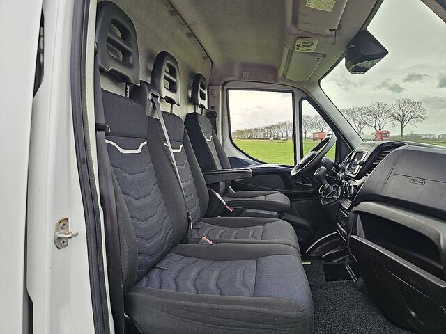 Iveco DAILY 35C18 3.0L L4H2 Dubbellucht Automaat Navi Clima Trekhaak