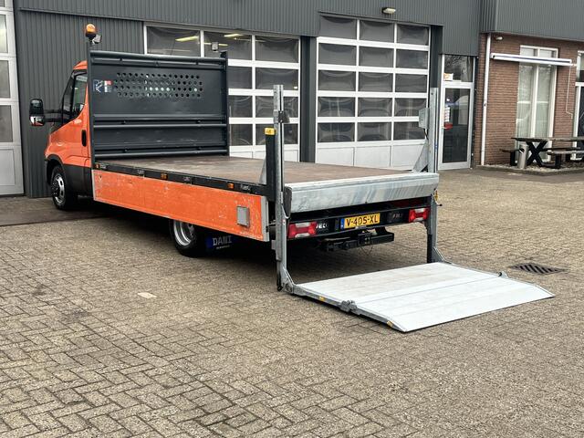 Iveco DAILY 35C14 2.3 375 Laadklep 500kg Trekhaak 3500kg trekgewicht Airco 2-Persoons Open laadbak Pick-up P-up Bakwagen Telefoonverbinding 1e eigenaar Euro 6 Bpm vrij !!!