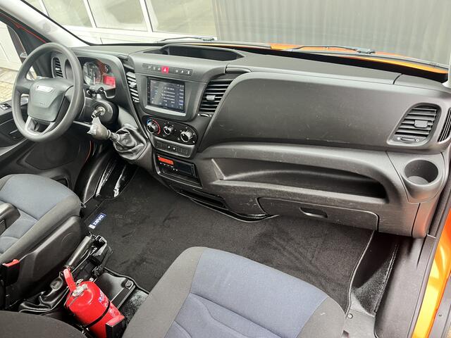 Iveco DAILY 35C14 2.3 375 Laadklep 500kg Trekhaak 3500kg trekgewicht Airco 2-Persoons Open laadbak Pick-up P-up Bakwagen Telefoonverbinding 1e eigenaar Euro 6 Bpm vrij !!!