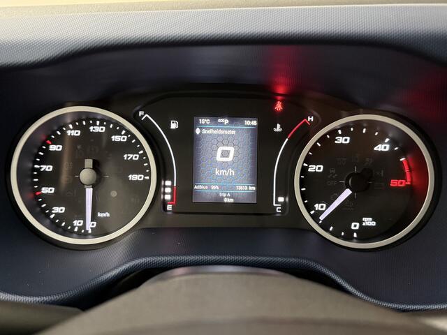 Iveco DAILY 35C18 3.0Liter Hi-matic Automaat L2H1 | 3500Kg Trekhaak | Navigatie | Camera | Airco | Cruise | Imperiaal