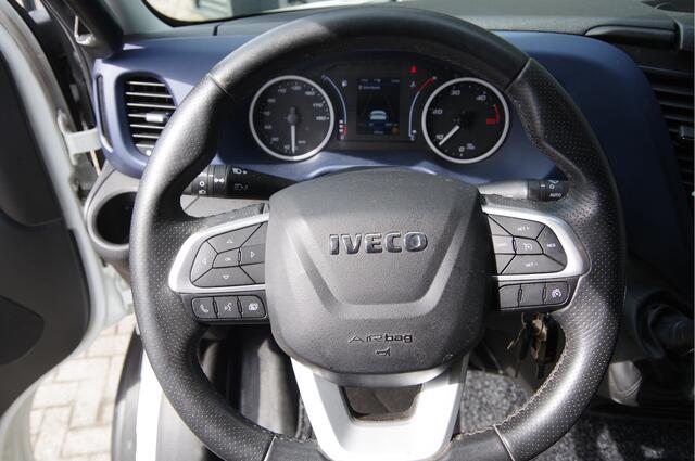 Iveco DAILY 35C18H 3.0 N1! BAKWAGEN, LAADKLEP, ZIJDEUR, 180PK AUT. LED, CAMERA, NAVI, CRUISE, GEVEERDE STOEL