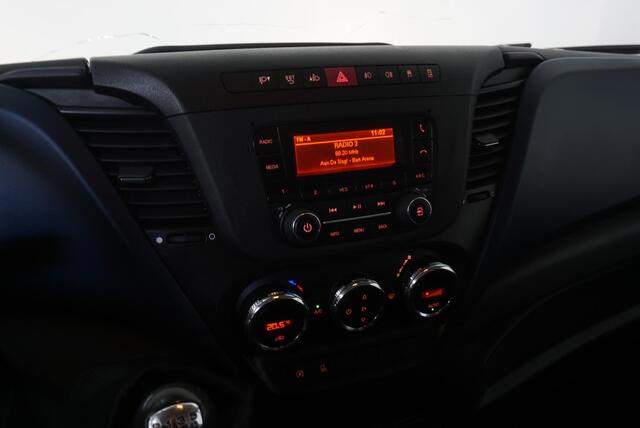 Iveco DAILY 35S14 140pk L2H2/L3H2 3500kg Trekhaak Airco Cruise