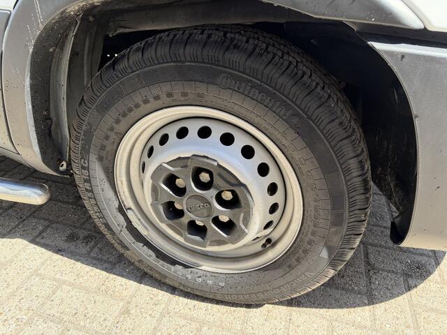 Iveco DAILY 35S14V 2.3 automaat 410 L4H2 DC 6 persoons / vaste prijs rijklaar ¤ 29.950 ex btw / ideale motorsport bus / euro 6 / bpm vrij / cruise en climate control / trekhaak 3500 kg !