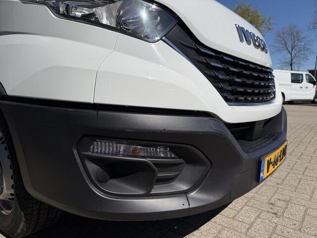Iveco DAILY 35S14V 2.3 automaat 410 L4H2 DC 6 persoons / vaste prijs rijklaar ¤ 29.950 ex btw / ideale motorsport bus / euro 6 / bpm vrij / cruise en climate control / trekhaak 3500 kg !