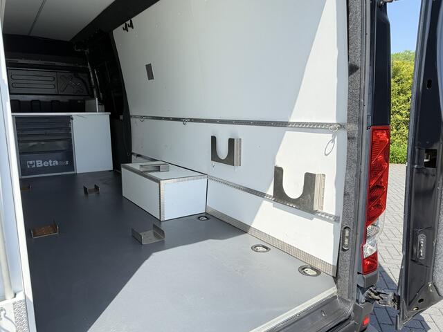 Iveco DAILY 35C21 3.0 210 PK AUTOMAAT L3H2 N1 / MOTORSPORT INRICHTING / LUIFEL / LUCHTCOMPRESSOR / DUBBEL LUCHT / 3-ZITS