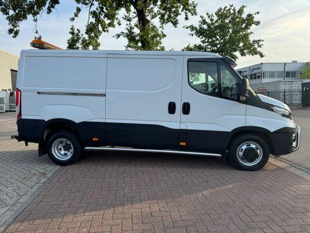 Iveco DAILY 40C18 3.0 Automaat Euro6 Airco/ECC,Dubbel Lucht 3500kg Trekgewicht