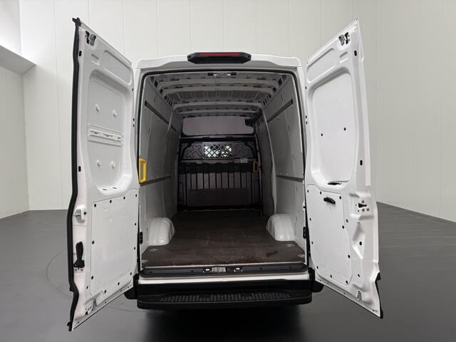 Iveco DAILY 35S16 Hi-Matic Automaat L2H2 | 3500Kg Trekken | Airco | 3-Zits | Betimmering