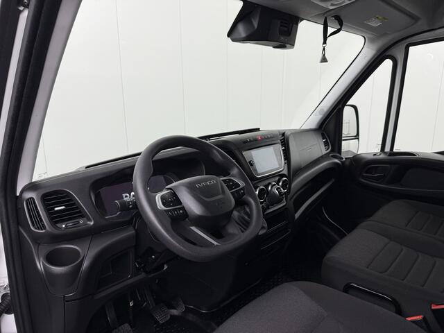 Iveco DAILY 35C16 3.0L Bakwagen+Laadklep | 2.37 Mtr Hoog | Fabrieksgarantie | Camera | Dakspoiler | Airco | Cruise | 3-Zits