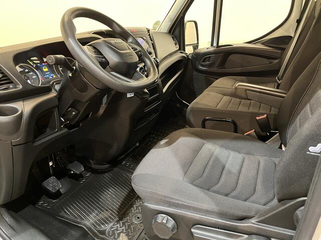 Iveco DAILY 35S16 2.3 375 DC 7 pers. Open Laadbak / Euro 6 / Trekhaak 3.500 KG / Airco / Cruise Control / 32.300 KM !!
