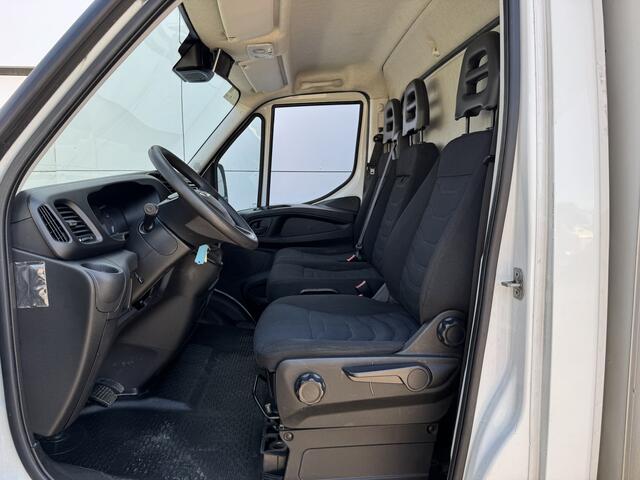 Iveco DAILY 35C16 2.3 Automaat Laadklep Climate control Bakwagen Meubelbak Koffer