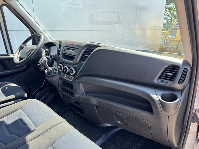 Iveco DAILY 35C16 2.3 Automaat Laadklep Climate control Bakwagen Meubelbak Koffer