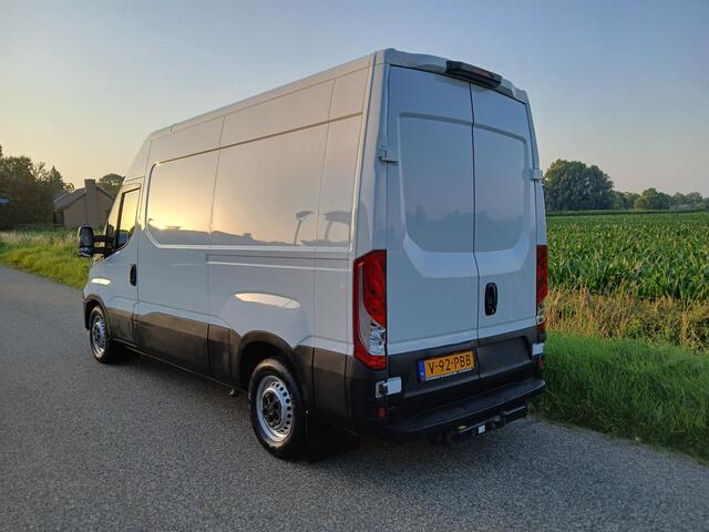Iveco DAILY 35S14V 2.3 (140PK) L2 H2 + Trekhaak