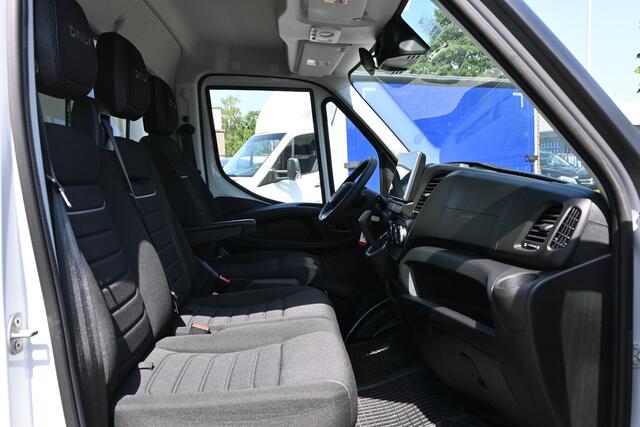 Iveco DAILY 35S18 3.0 180 pk Hi-Matic Bakwagen ACC, Geveerde stoel, Apple Carplay/Android Auto