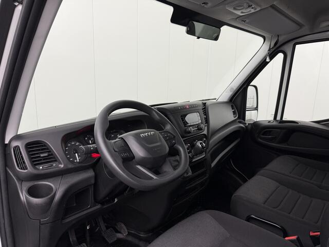 Iveco DAILY 35C16 3.0L Bakwagen+Laadklep | 238 Binnenhoogte | Airco | Cruise | 3-Zits | Dakspoiler