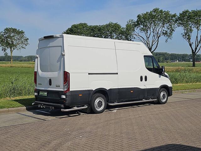 Iveco DAILY 35S14 L2H2 Automaat Euro6 3.5T-Trekhaak 3-Zits Airco/ECC Standkachel 3-Zits Stoelverwarming