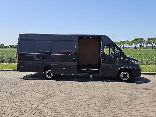 Iveco DAILY 35S18HV 3.0 410 L4H2 3.0Ltr Automaat 180Pk 3.5T-Trekhaak Navi Euro6 LED 3-Zits