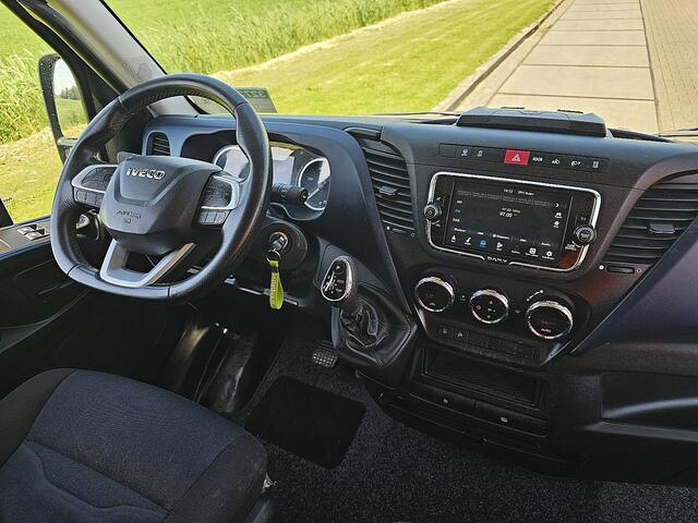 Iveco DAILY 35S18HV 3.0 410 L4H2 3.0Ltr Automaat 180Pk 3.5T-Trekhaak Navi Euro6 LED 3-Zits