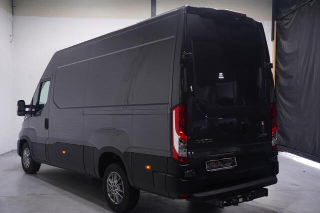 Iveco DAILY 35S21 210 pk Aut. L2H2 Nieuw Ex. BPM Navi, Camera Laadruimte Pakket, LED Koplampen, Trekhaak 3.500 kg, 3-Zits