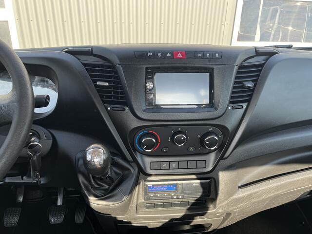 Iveco DAILY 35C14 2.3 375 Laadklep 500kg Trekhaak 3500kg trekgewicht Airco 2-Persoons Open laadbak Pick-up P-up Bakwagen Telefoonverbinding 1e eigenaar Euro 6 Bpm vrij !!!