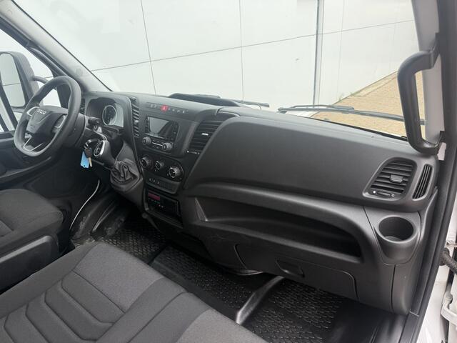 Iveco DAILY 3.0 72C18 Automaat Luchtvering Dubbellucht 1000kg Laadklep Bakwagen Meubelbak Koffer