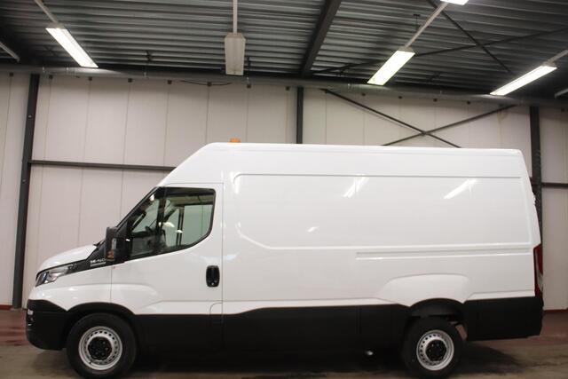 Iveco DAILY 35S14V AUTOMAAT L2H2 3500KG TREKVERMOGEN