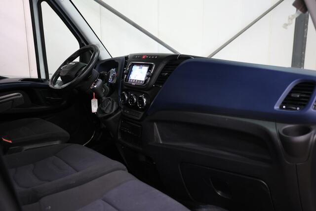Iveco DAILY 35C18H 3.0 AUTOMAAT TREKHAAK OPEN LAADBAK