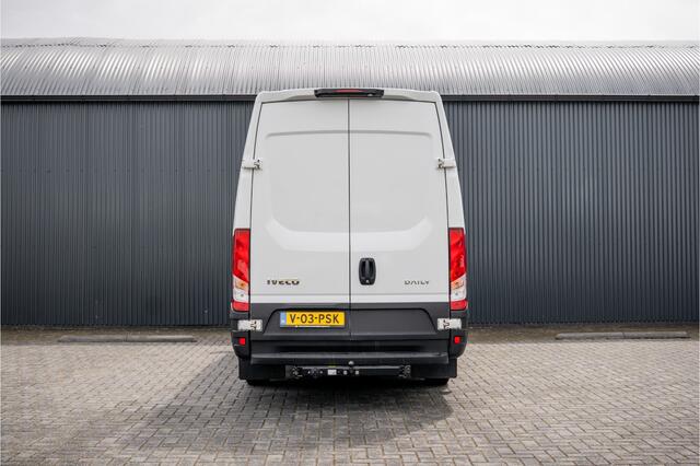 Iveco DAILY 35S18 175 PK 3.0 Liter! | Automaat | 3.500 KG trekgewicht | Camera | Cruise | Airco | Trekhaak | 3-Zits