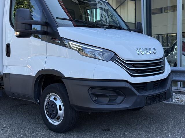 Iveco DAILY 35C18H 3.0 Bakwagen met laadklep | Zijdeur | Trekhaak | Dubbel lucht | Navi | Cruisec. | LED