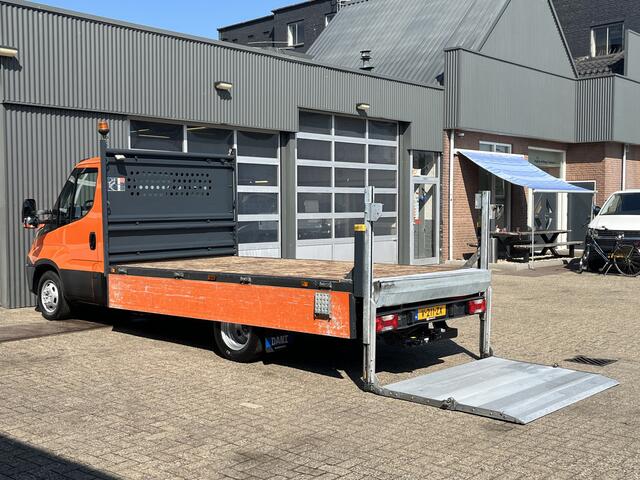 Iveco DAILY 35C14 2.3 375 Laadklep 500kg Trekhaak 3500kg trekgewicht Airco 2-Persoons Open laadbak Pick-up P-up Bakwagen Telefoonverbinding 1e eigenaar Euro 6 Bpm vrij !!!