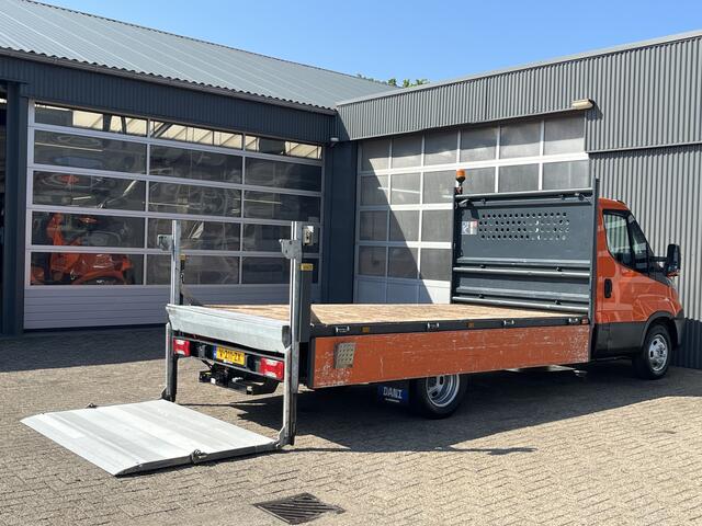 Iveco DAILY 35C14 2.3 375 Laadklep 500kg Trekhaak 3500kg trekgewicht Airco 2-Persoons Open laadbak Pick-up P-up Bakwagen Telefoonverbinding 1e eigenaar Euro 6 Bpm vrij !!!