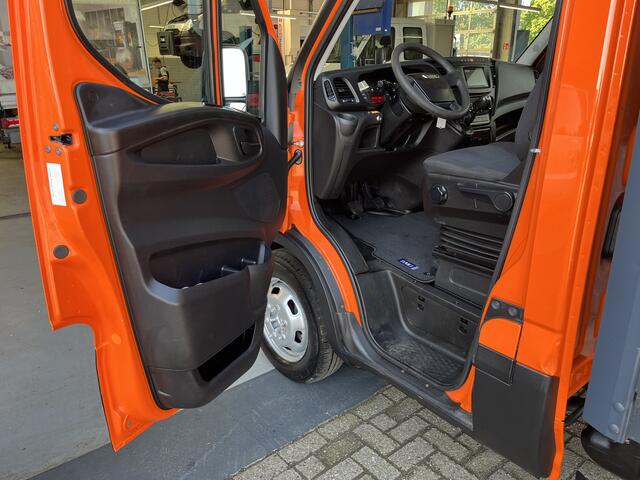 Iveco DAILY 35C14 2.3 375 Laadklep 500kg Trekhaak 3500kg trekgewicht Airco 2-Persoons Open laadbak Pick-up P-up Bakwagen Telefoonverbinding 1e eigenaar Euro 6 Bpm vrij !!!