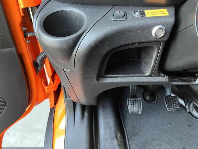 Iveco DAILY 35C14 2.3 375 Laadklep 500kg Trekhaak 3500kg trekgewicht Airco 2-Persoons Open laadbak Pick-up P-up Bakwagen Telefoonverbinding 1e eigenaar Euro 6 Bpm vrij !!!