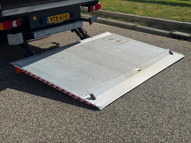 Iveco DAILY 40C18 Bakwagen Laadklep (1000KG) Zijdeur Automaat Airo Navi Cruisecontrol EURO 6