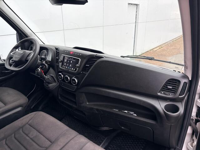 Iveco DAILY 35C16 3.0 160PK Laadklep Zijdeur Camera Climate Control Bluetooth Bakwagen Meubelbak Koffer