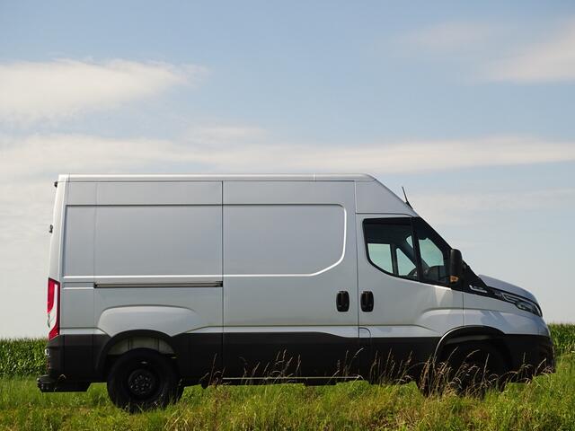 Iveco DAILY 35S18 175PK L1|H2 Luchtvering | Chauf.stoel | LEER | Camera | Full Options!!