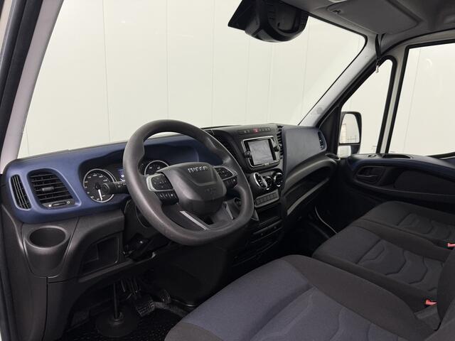 Iveco DAILY 35C18HV 3.0Ltr Hi-Matic Automaat L2H2 | 3500Kg Trekhaak | Navigatie | Camera | 3-Zits | Betimmering | Airco | Cruise