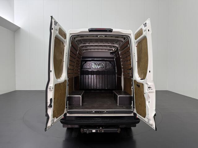 Iveco DAILY 35C18HV 3.0Ltr Hi-Matic Automaat L2H2 | 3500Kg Trekhaak | Navigatie | Camera | 3-Zits | Betimmering | Airco | Cruise