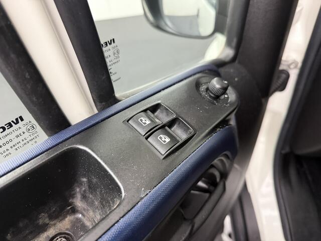 Iveco DAILY 35C18HV 3.0Ltr Hi-Matic Automaat L2H2 | 3500Kg Trekhaak | Navigatie | Camera | 3-Zits | Betimmering | Airco | Cruise