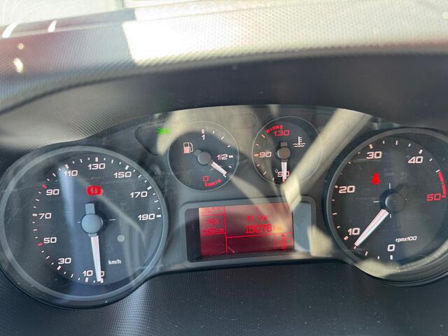 Iveco DAILY 3.0 35C 16 BAKWAGEN MET LAADKLEP > BPM VRIJ! Meubelbak met laadklep / Bakwagen + klep