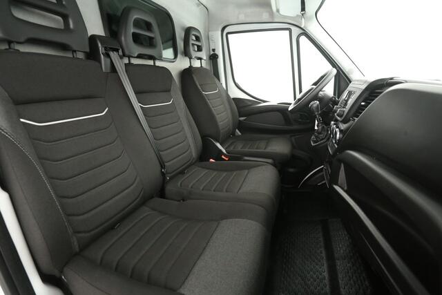 Iveco DAILY 2.3 160PK L2H2 | 3500KG Trekgew. | Clima | 3 Zits | Parkeersens.