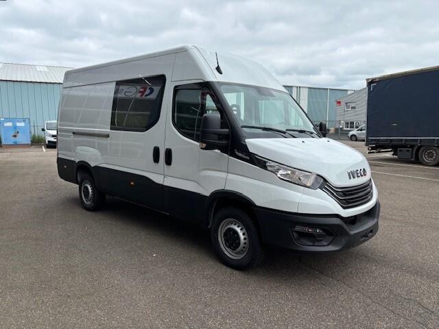 Iveco DAILY 35S16V A8 Dubbele cabine BPM Vrij