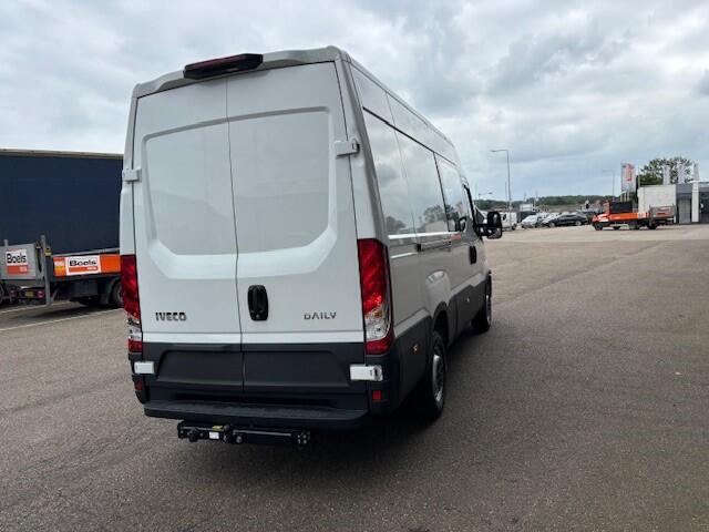 Iveco DAILY 35S16V A8 Dubbele cabine BPM Vrij