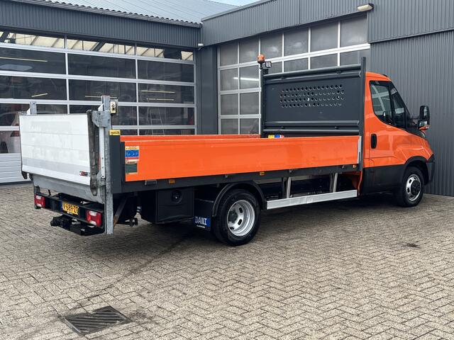 Iveco DAILY 35C14 2.3 375 Laadklep 500kg Trekhaak 3500kg trekgewicht Airco 2-Persoons Open laadbak Pick-up P-up Bakwagen Telefoonverbinding 1e eigenaar Euro 6 Bpm vrij !!!
