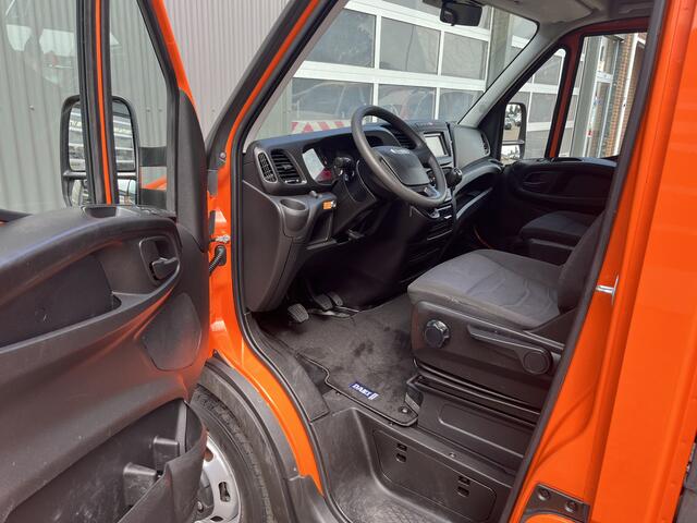 Iveco DAILY 35C14 2.3 375 Laadklep 500kg Trekhaak 3500kg trekgewicht Airco 2-Persoons Open laadbak Pick-up P-up Bakwagen Telefoonverbinding 1e eigenaar Euro 6 Bpm vrij !!!