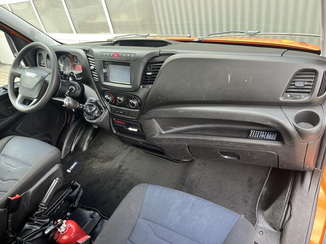 Iveco DAILY 35C14 2.3 375 Laadklep 500kg Trekhaak 3500kg trekgewicht Airco 2-Persoons Open laadbak Pick-up P-up Bakwagen Telefoonverbinding 1e eigenaar Euro 6 Bpm vrij !!!