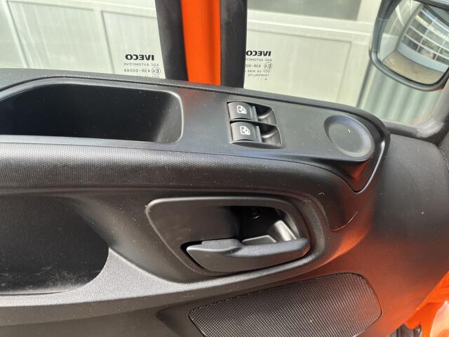 Iveco DAILY 35C14 2.3 375 Laadklep 500kg Trekhaak 3500kg trekgewicht Airco 2-Persoons Open laadbak Pick-up P-up Bakwagen Telefoonverbinding 1e eigenaar Euro 6 Bpm vrij !!!