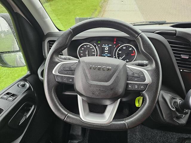 Iveco DAILY 35S18HV 3.0L 410 L4H2 Cruise control, Airco, Navi, Camera, Led, Climate Control
